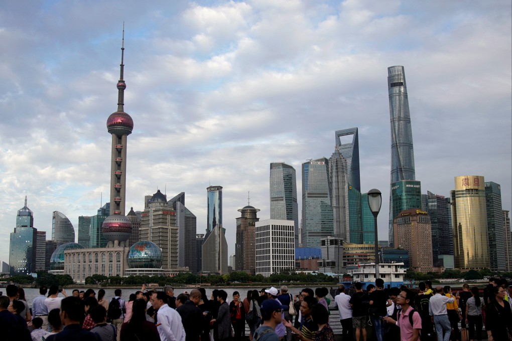 Retail sales in Shanghai are rising but consumers are worried about loosening their purse strings amid a slowdown in the economy. Photo: Reuters