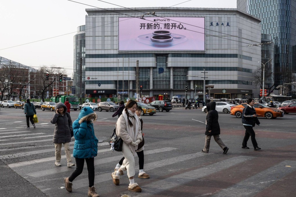 Beijing claims China has around 400 million people in its middle-income, representing a huge consumer market that is attractive for foreign investors and a foundation to drive economic growth. Photo: Bloomberg