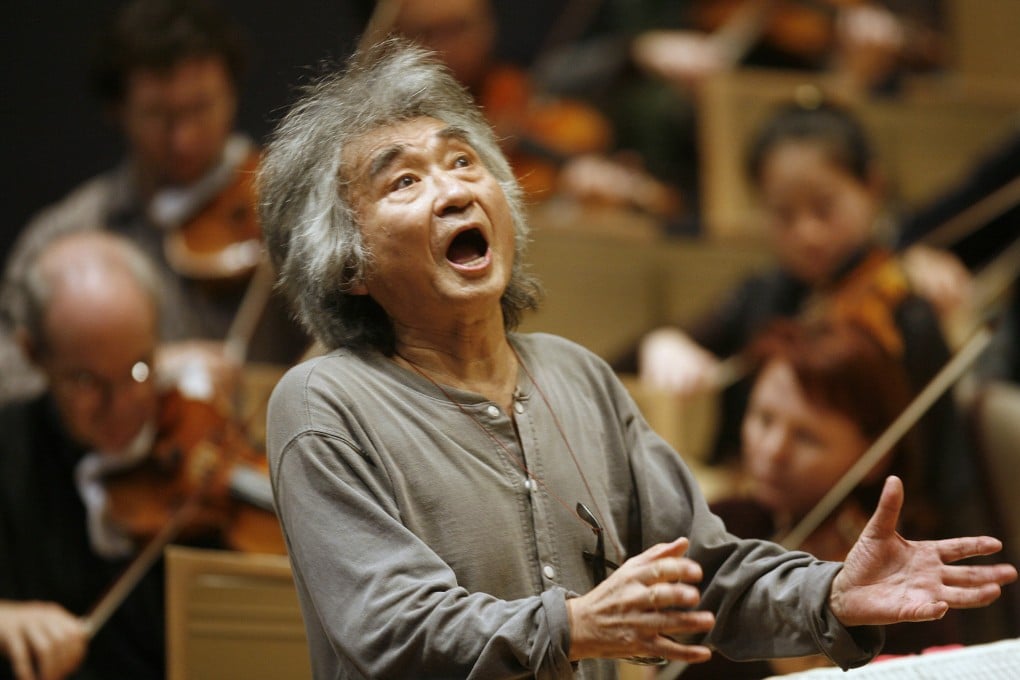 Former director of the Boston Symphony Orchestra Seiji Ozawa conducts during a rehearsal on November 26, 2008. Photo: AP