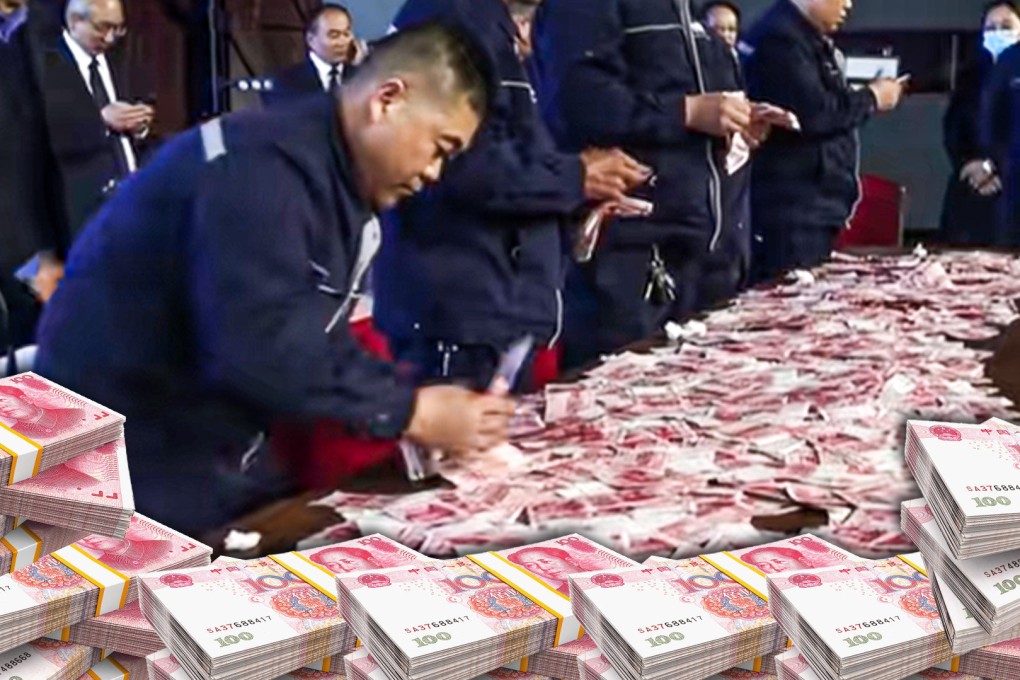 A company in China has come up with a novel way to pay its employees their year-end bonus, by letting them take home as much money as they can correctly count.
Photo: SCMP composite/Shutterstock/Douyin