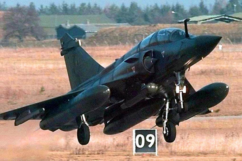 A Mirage 2000 fighter jet takes off from an airfield in France in 1999. Indonesian lawmakers hit back at the planned purchase of the aircraft. Photo: AFP