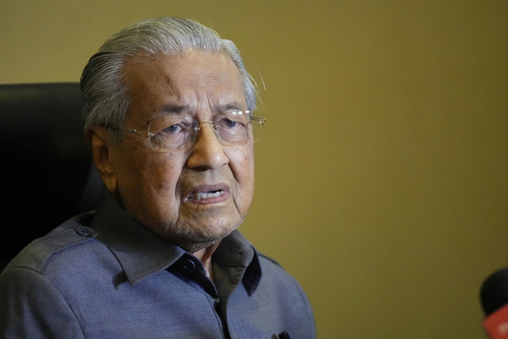 Former Malaysian Prime Minister Mahathir Mohamad has been admitted to the National Heart Institute since January 26. Photo: AP