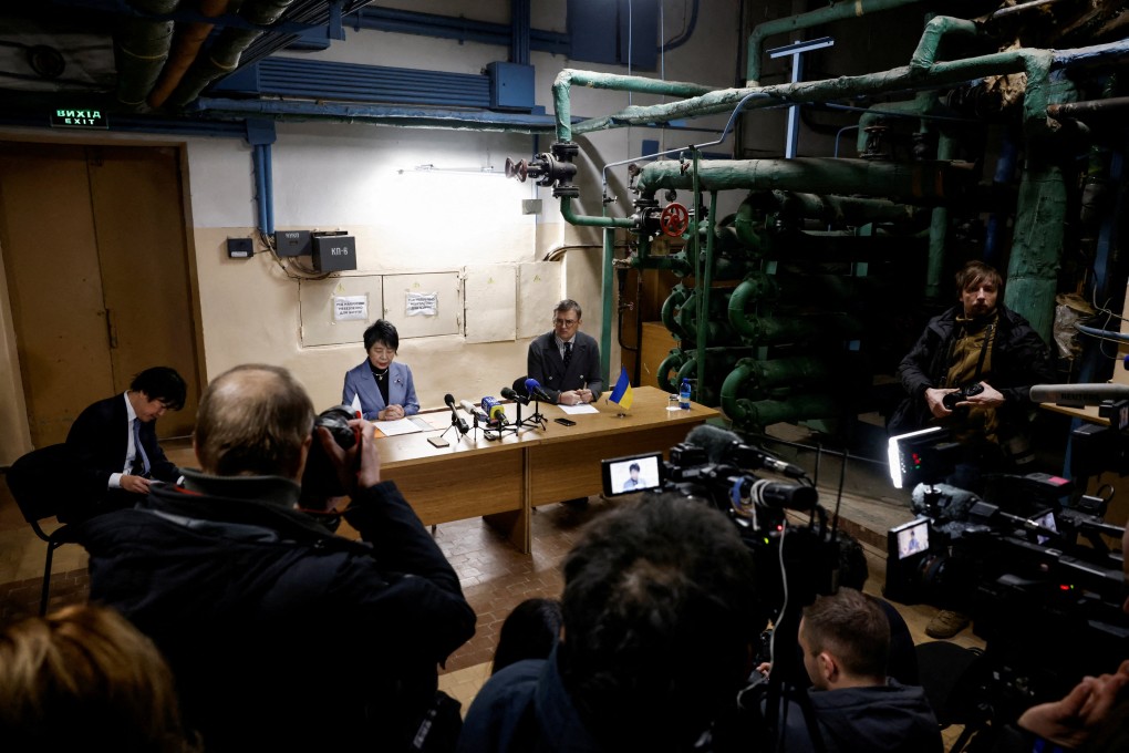 Ukrainian Foreign Minister Dmytro Kuleba and his Japanese counterpart Yoko Kamikawa attend a press conference in a bomb shelter in Kyiv on January 7. Photo: Reuters