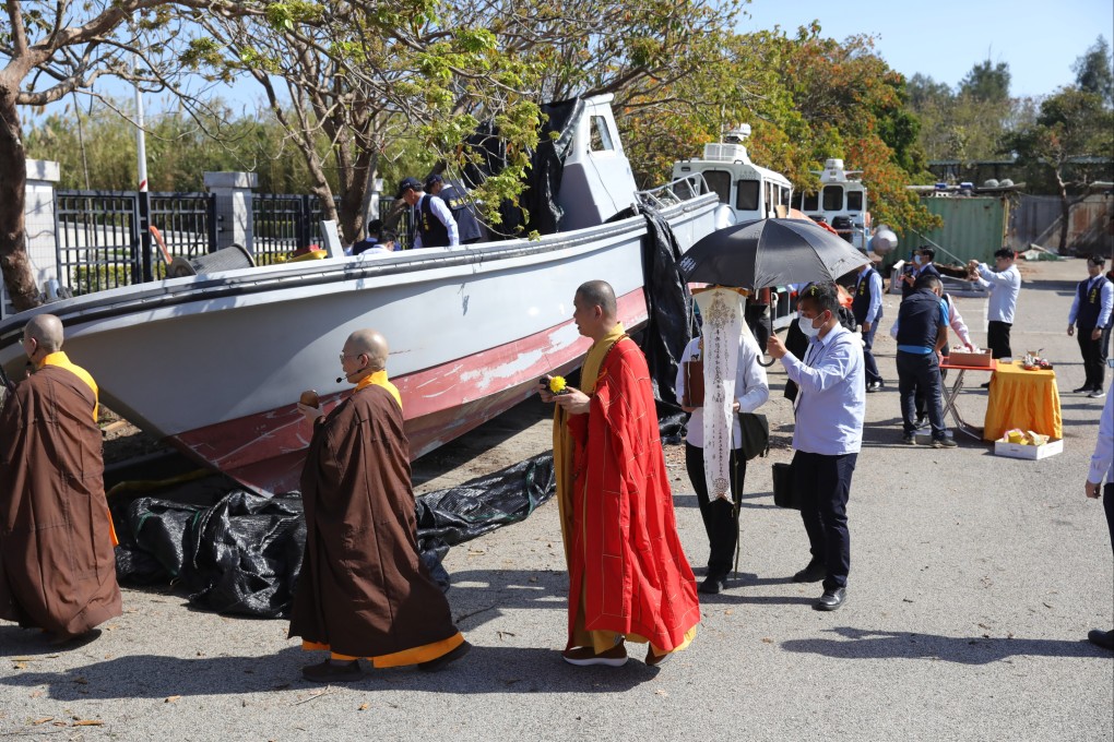 A 10-member delegation from mainland China arrived in Taiwanese-controlled Quemoy on Tuesday to retrieve the survivors and the deceased after a fishing boat overturned during a coastguard chase. Photo: CNA