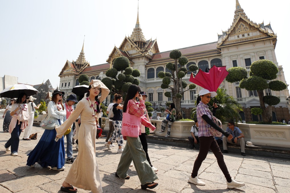 Chinese tourists visit the Grand Palace in Bangkok, Thailand, on January 29. Photo:  EPA-EFE