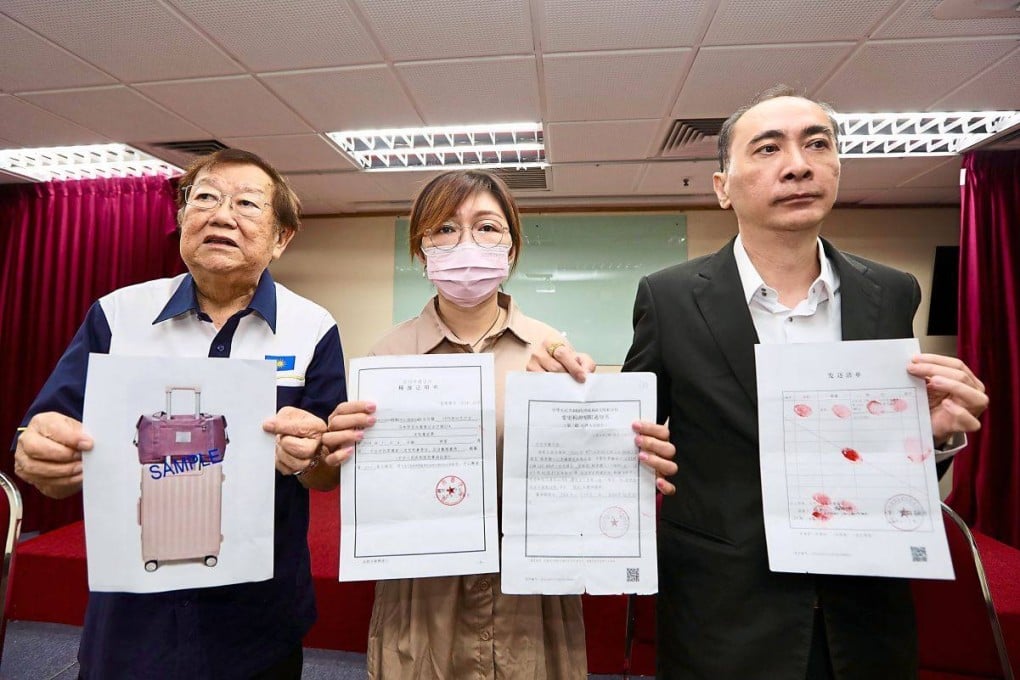 MCA official Michael Chong (left) holds a press conference on the beautician’s case in Kuala Lumpur on Tuesday. Photo: The Star
