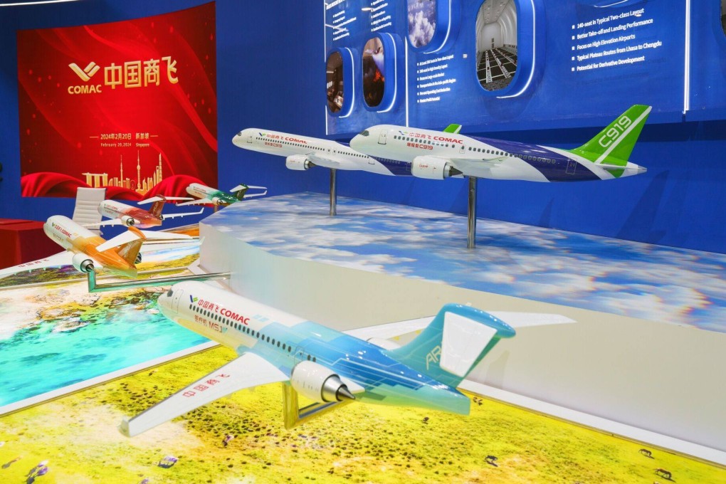 Models of the C919 and the ARJ-21 at the Singapore Airshow. Photo: Bloomberg