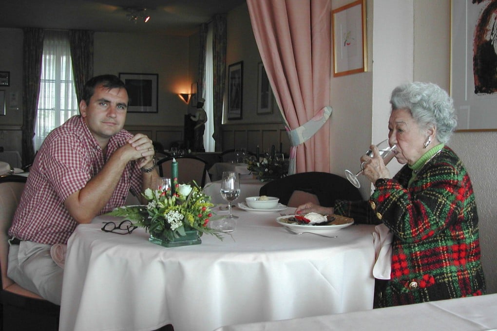 South China Morning Post writer Jason Wordie with Billie Gill in Switzerland in 2002, where the former fixture of Shanghai’s literary scene regaled him with enchanting tales of China in the 1930s. Photo: Jason Wordie