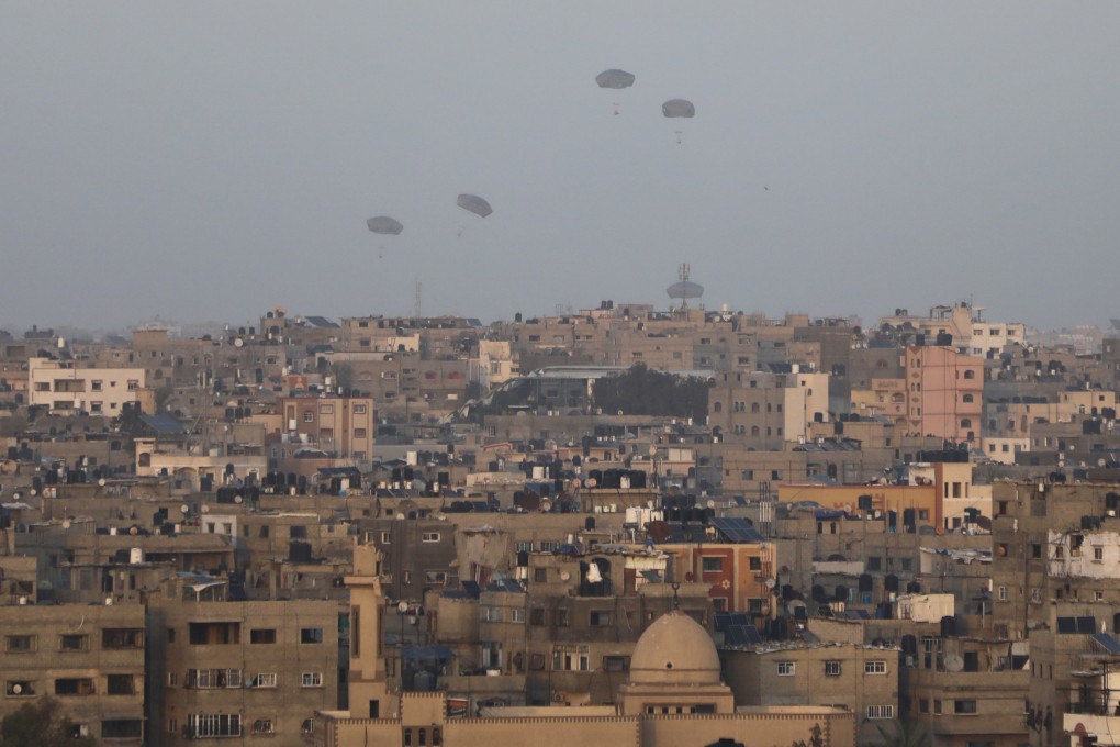 US humanitarian aid being dropped over Gaza City, Gaza Strip, on Saturday. Photo: AP