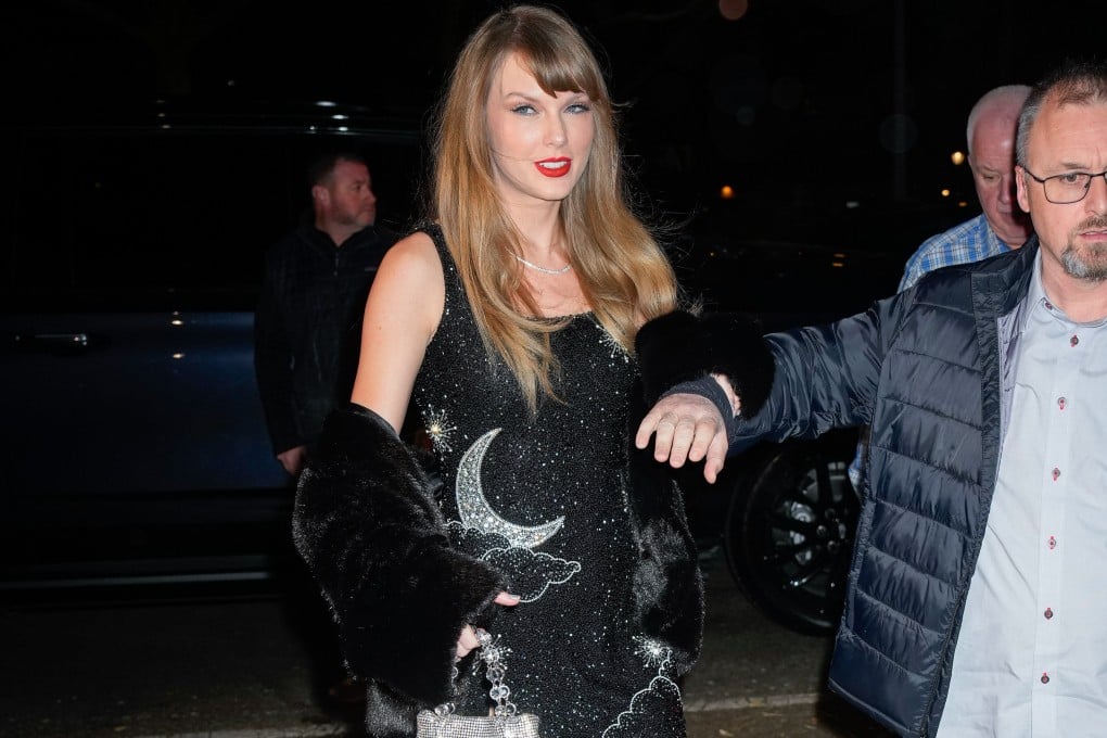 She designed Taylor Swift's 34th birthday dress and has been worn by Ros, Emma Chamberlain, Kim Kardashian and Ashley Graham: meet Clio Peppiatt | South China Morning Post She designed Taylor Swift's 34th birthday dress and has been worn by Ros, Emma Chamberlain, Kim Kardashian and Ashley Graham: meet Clio Peppiatt | South China Morning Post