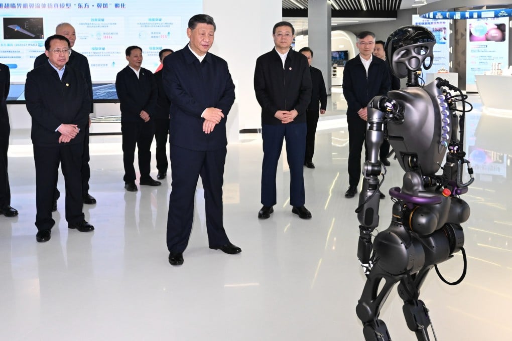 President Xi Jinping inspects an exhibition highlighting Shanghai’s science and technology innovations, on November 28, 2023. Photo: Xinhua