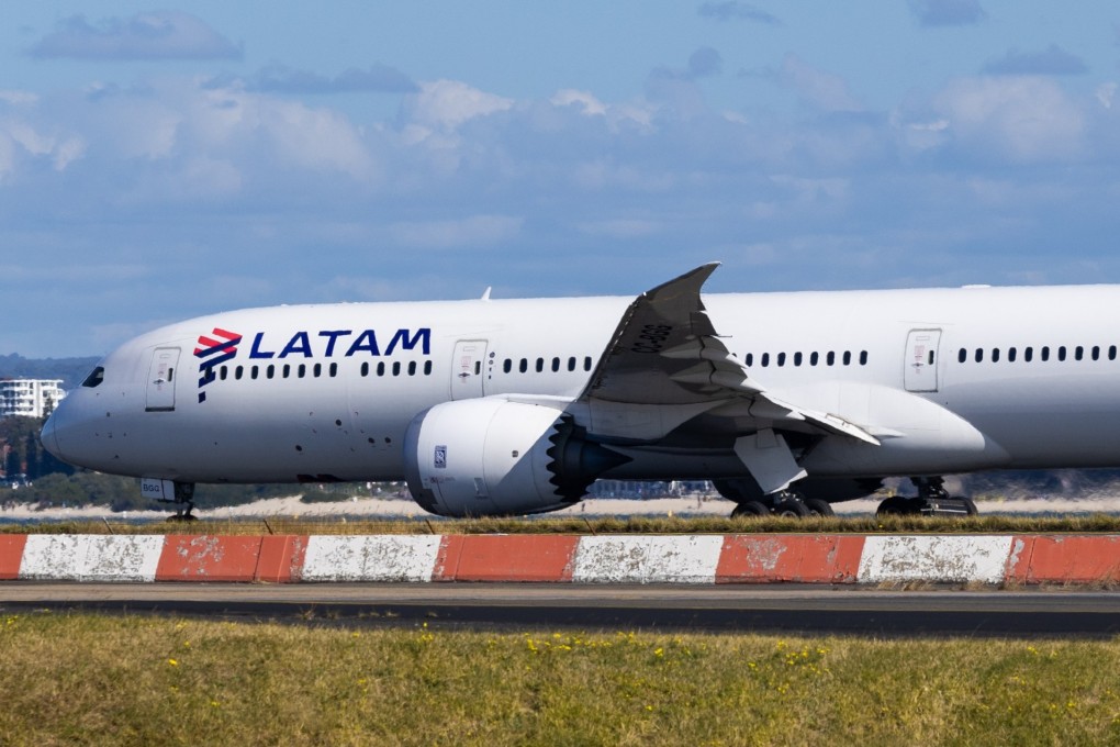 New Zealand’s transportation safety board will seize the black boxes of a LATAM 787 plane after it plunged mid-air, injuring at least 50 people. Photo: Shutterstock