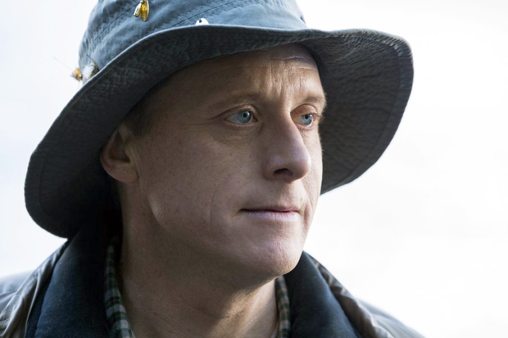 Alan Tudyk in a still from Resident Alien. The actor talks about why the science fiction drama, which has recently been released on Netflix, is such a hit. Photo: Syfy/TNS