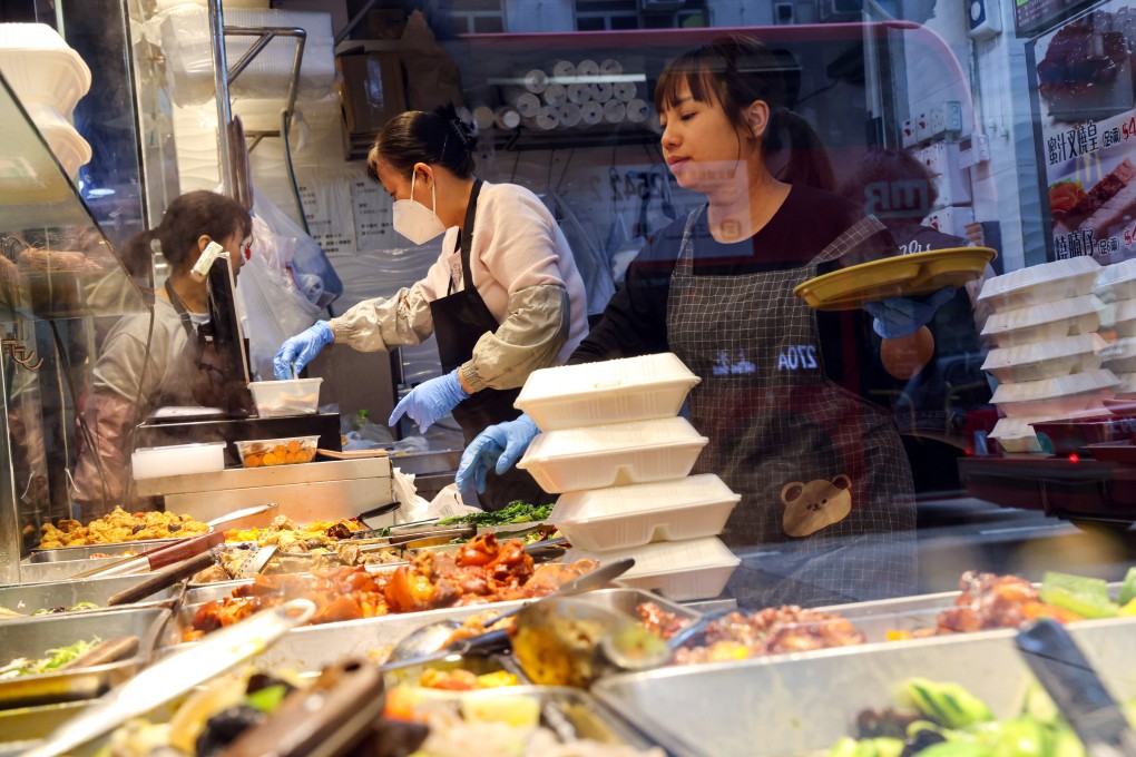 The restaurant trade is ill-prepared for next month’s ban on polystyrene containers and disposable plastics, a survey shows. Photo: Jelly Tse