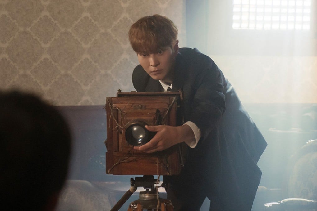 Joo Won as cursed photo studio operator Seo Ki-joo in a still from The Midnight Studio. While unoriginal and with some questionable special effects, this supernatural K-drama does provide diverting entertainment during its better episodes.