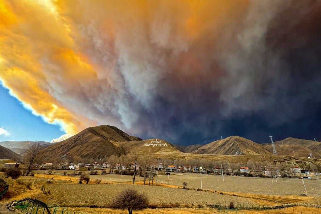 A wildfire in southwest China’s Sichuan province has been burning since Friday evening. Photo: Xinhua