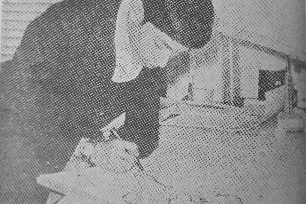 Philip Au-young won the Hong Kong Chamber of Commerce’s fashion design competition in 1969, and took up a two-year scholarship at the New York Institute of Fashion Design and Technology.