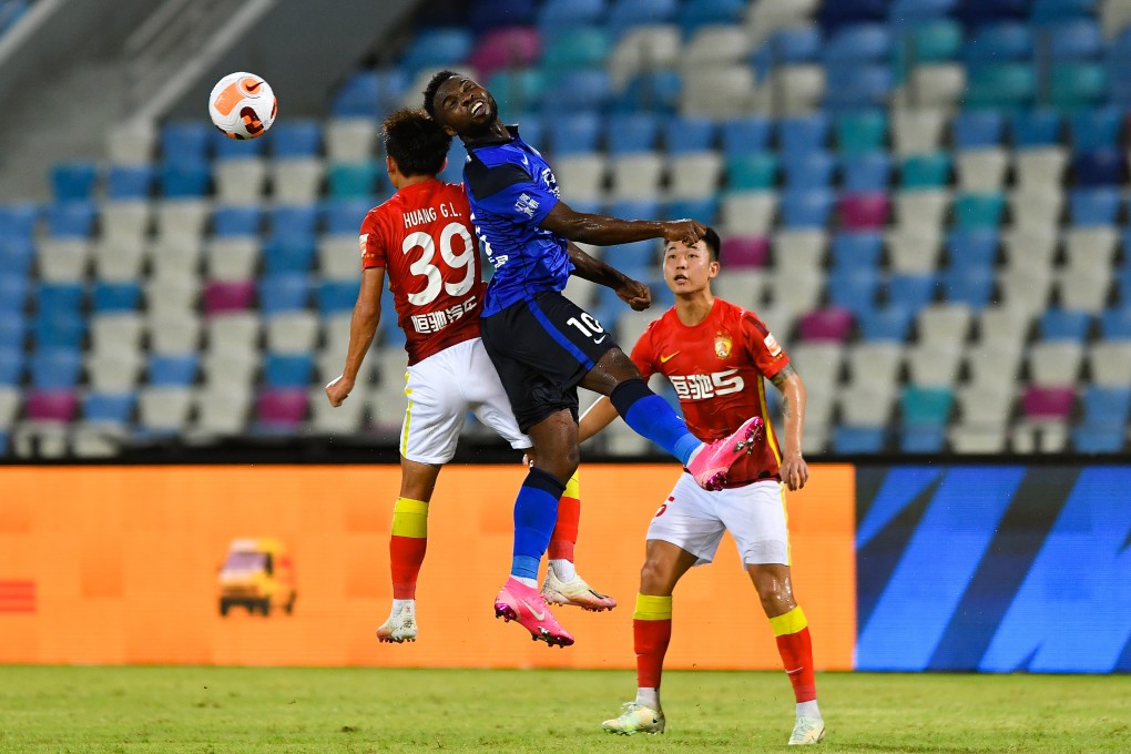 Oscar Maritu (centre), pictured facing Guangzhou in 2022, foiled Peng City with his late goal for Cangzhou. Photo: Xinhua