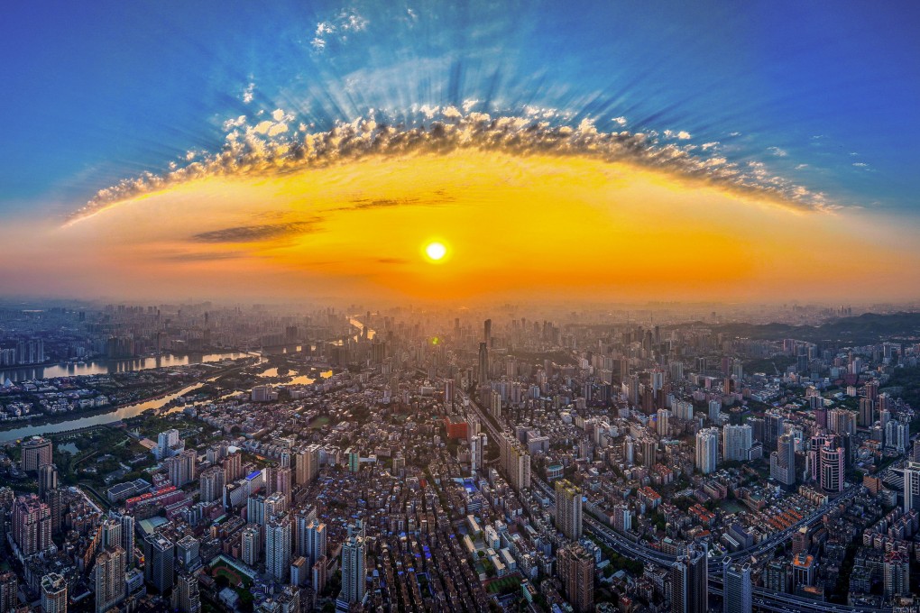 A fiery sunset over Guangzhou, where for a decade summer has arrived at an earlier date than the typical April 16. Photo: Xinhua