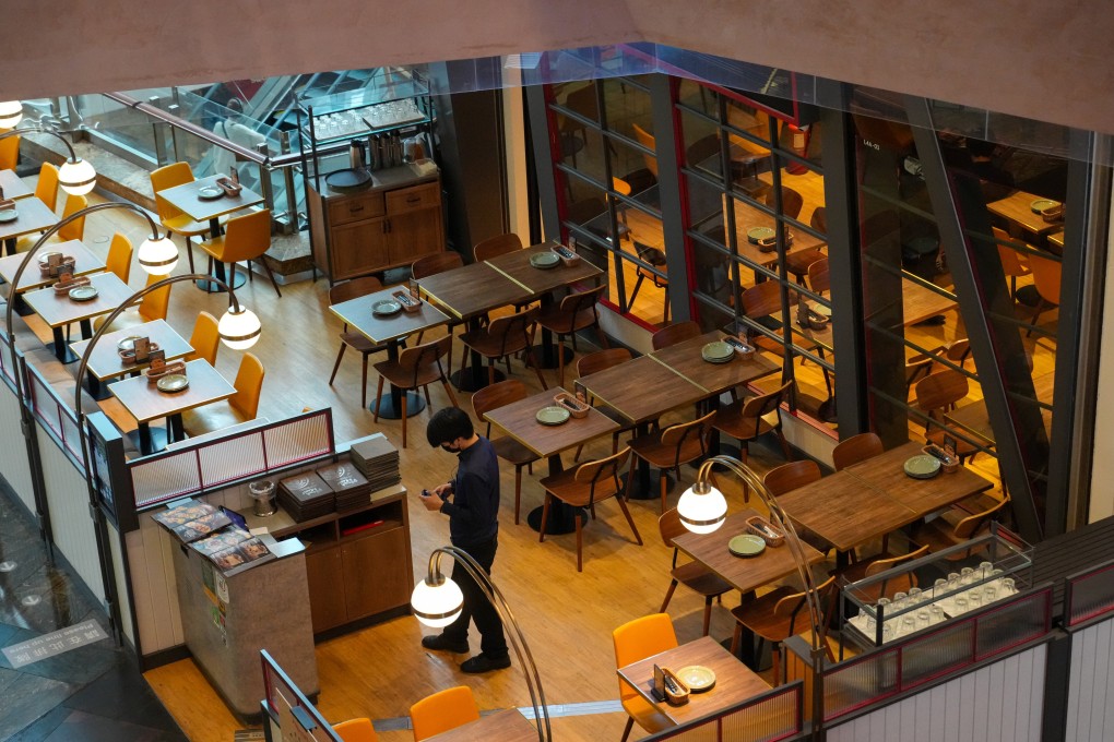 A restaurant sits empty in Mong Kok on the third day of the long Easter holiday. Photo: Sam Tsang