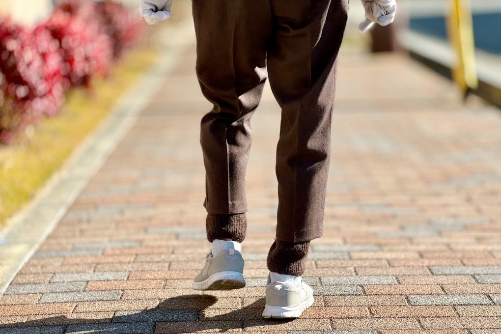 When you walk in a curve, your body has to adjust constantly to maintain balance and direction. Difficulty doing so could be an early sign of dementia, according to a recent study. Photo: Shutterstock