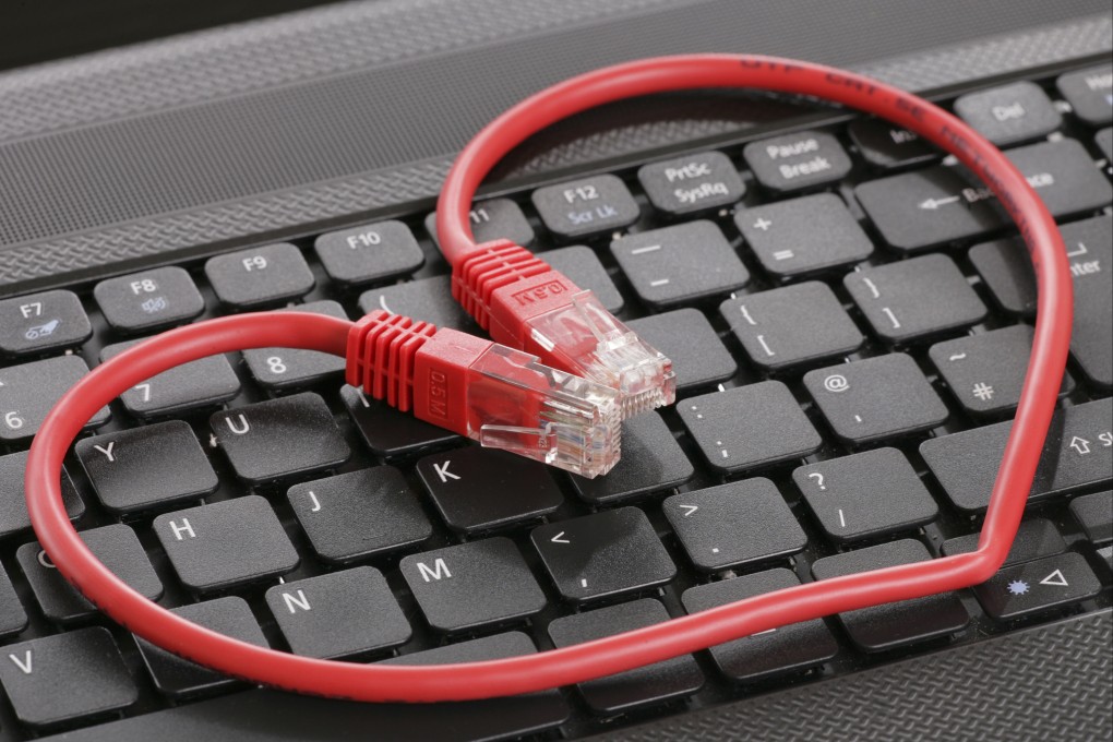 An elderly Hongkonger has fallen victim to an online romance scam. Photo: Shutterstock