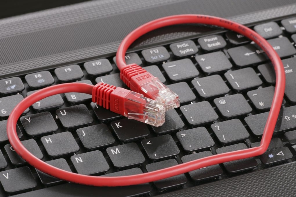An elderly Hongkonger has fallen victim to an online romance scam. Photo: Shutterstock