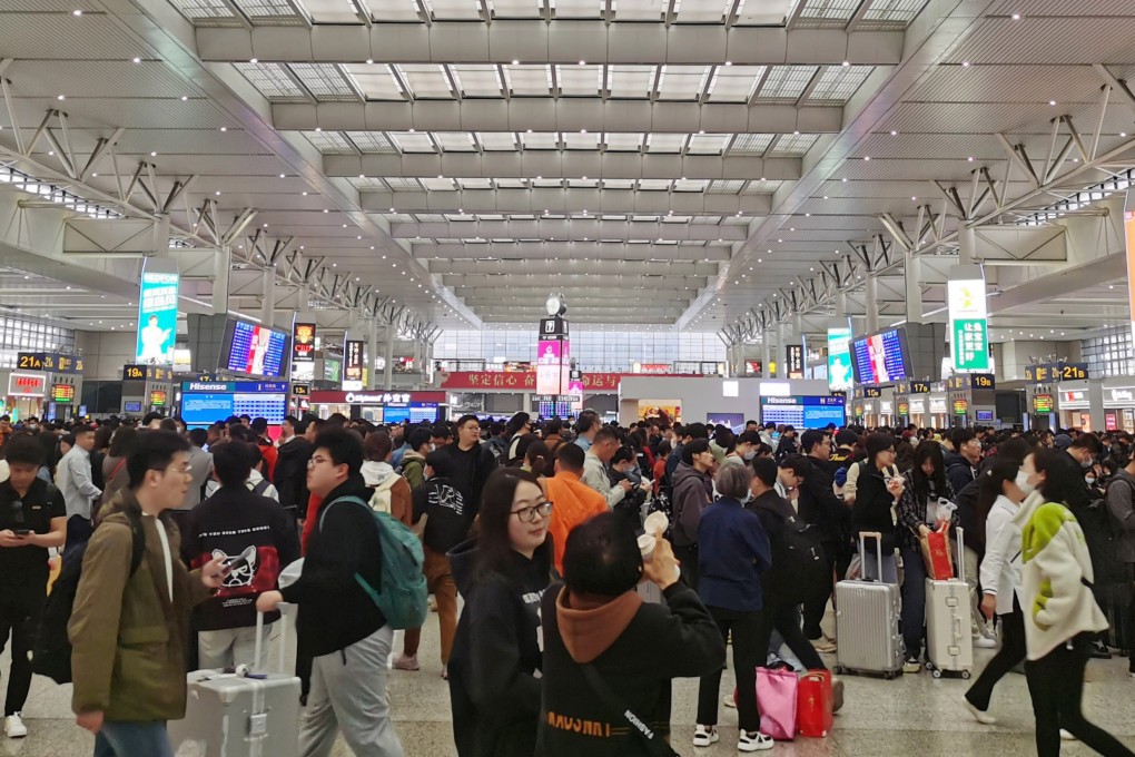 The Shanghai Hongqiao railway station was one of several in southern and eastern China where passengers faced delays and cancellations because of the earthquake on Wednesday. Photo: Handout