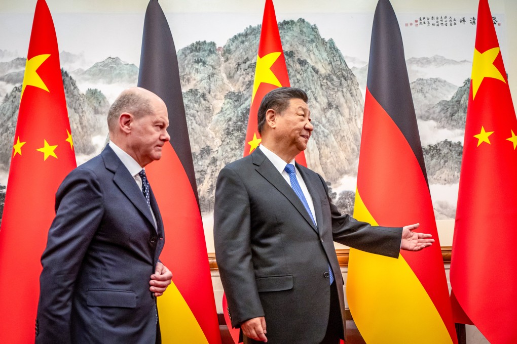 Chinese President Xi Jinping welcomes German Chancellor Olaf Scholz at the State Guest House on Tuesday, April 16. Photo: DPA