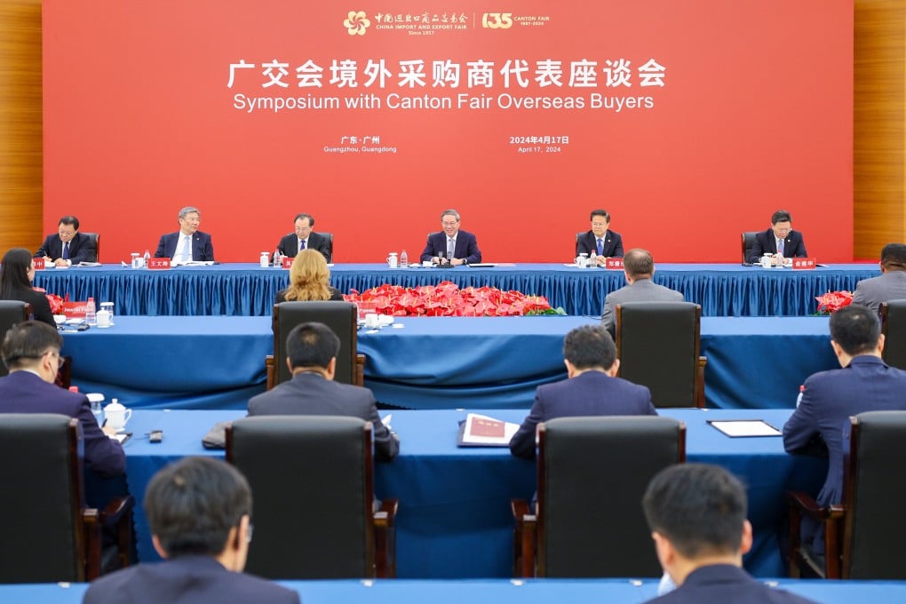 Premier Li Qiang holds a symposium with overseas buyers attending the 135th session of the China Import and Export Fair in Guangzhou. Photo: Xinhua