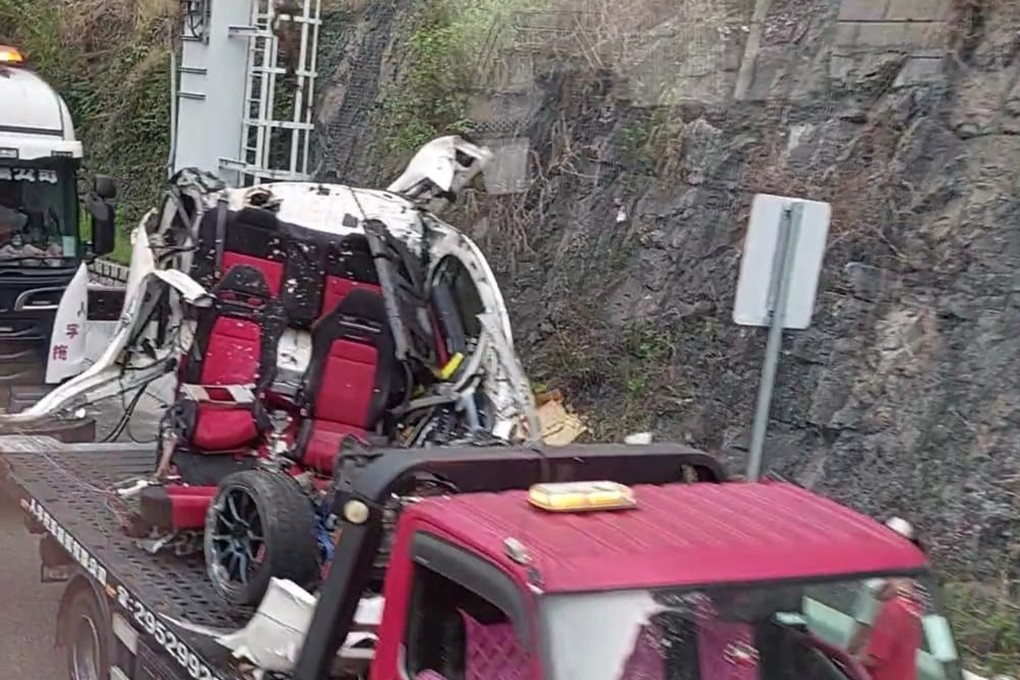 The wreckage being taken away on a tow truck. Photo: Facebook/Tam Chi Chung