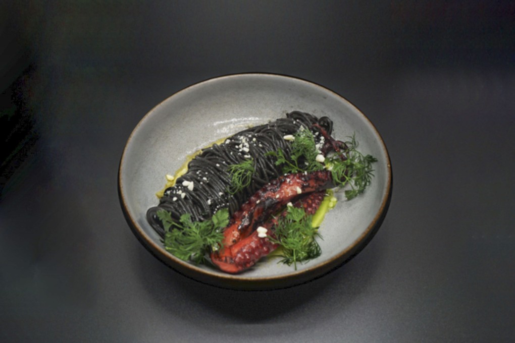 A run of Shakespeare’s King Lear inspired a restaurant in the National Theatre of Korea to create a meal with dishes symbolising the main characters. The main course features octopus and black squid ink pasta, visualising King Lear’s downfall. Photo: courtesy of Central Yunit