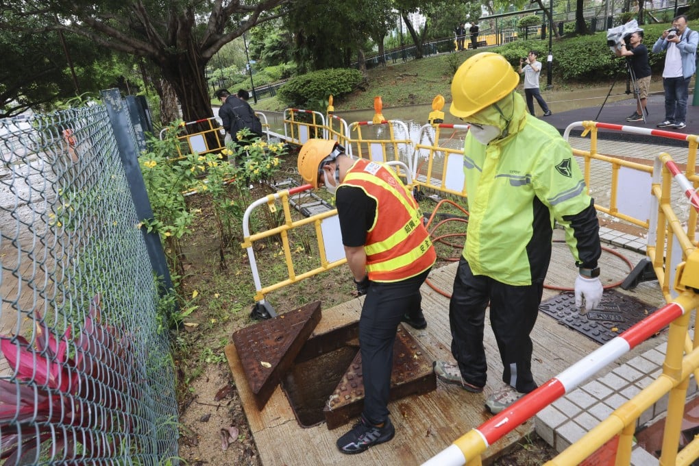 Two victims are suspected to have inhaled toxic gas in the manhole they were working in. Photo: Jelly Tse