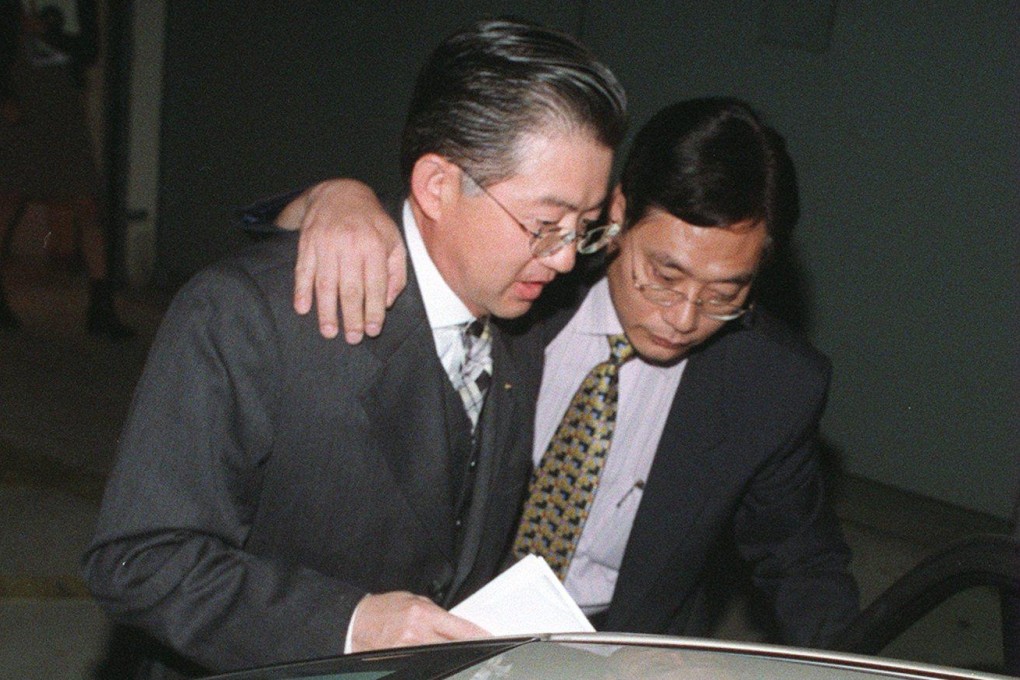 When a man offered to murder the ex-wife of Dr Walton Li’(left) in return for HK$800,000, the hospital chief called the police. Iu Shui-tai, who made the hoax offer, was sentenced to 2½ years for the attempt to swindle him. Photo: SCMP