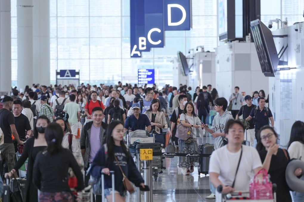 Hongkongers can use their annual leave strategically to get an 11-day holiday in 2025. Photo: Eugene Lee