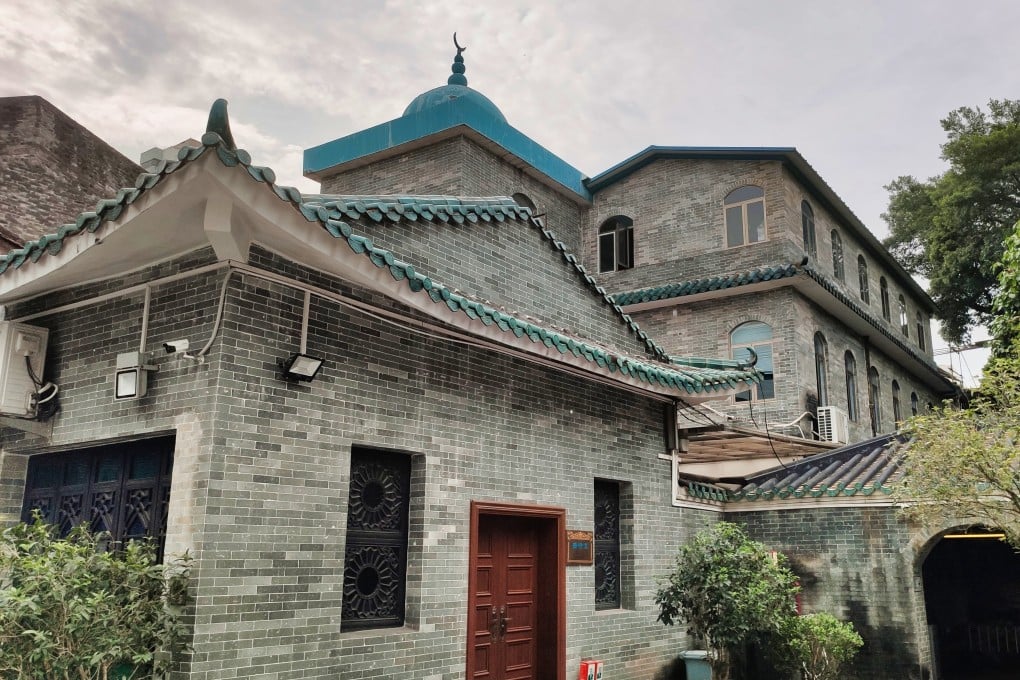 The Huaisheng Mosque in Guangzhou, which probably dates from the 10th century. The current buildings in Chinese style date from 1695. It is the oldest mosque in China. Photo: Shutterstock
