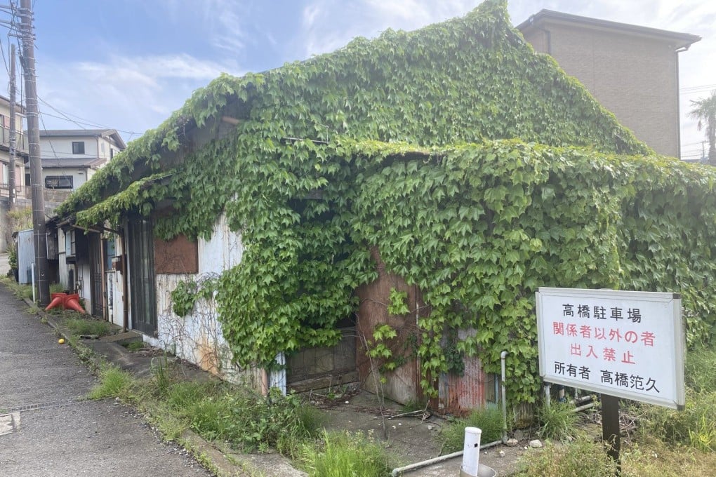 Abandoned homes were once primarily a feature of Japan’s rural areas, but are now increasingly being found in the suburbs of major cities. Photo: Julian Ryall