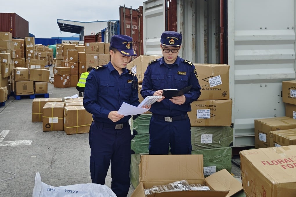 China’s exports rose by 1.5 per cent from a year earlier to US$292.5 billion in April. Photo: Xinhua