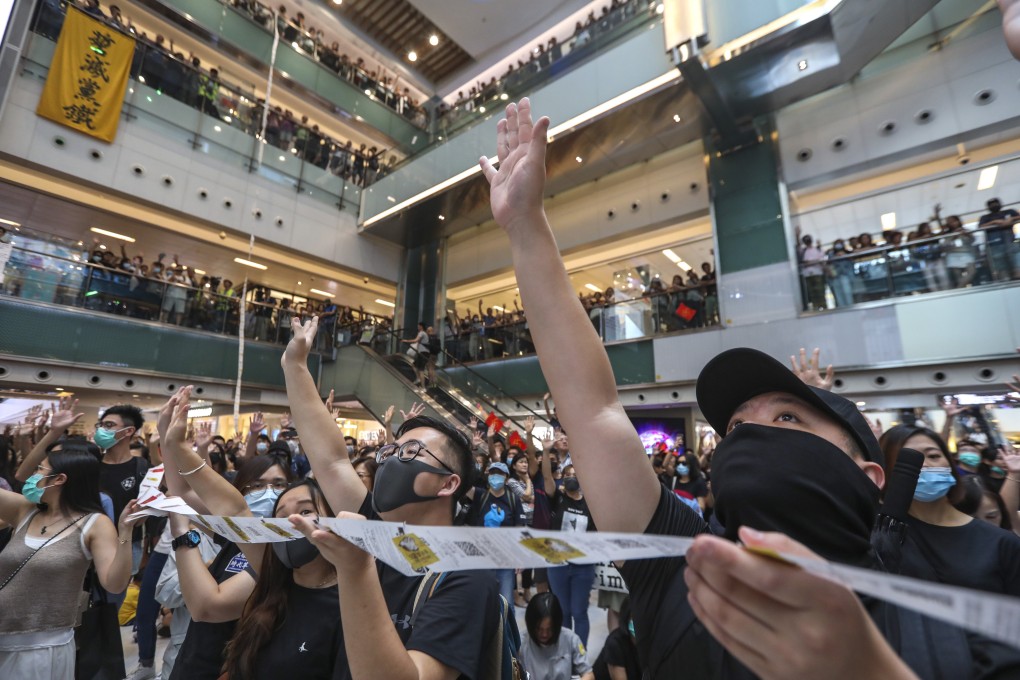 Protesters gather in 2019 to sing “Glory to Hong Kong”. A court recently ruled in favour of banning the song. Photo: Nora Tam