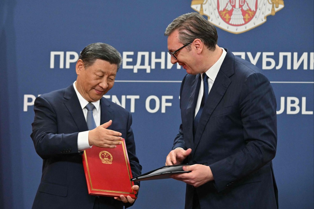 Chinese President Xi Jinping (left) and Serbian President Aleksandar Vucic prepare to shake hands after signing bilateral documents during a meeting in Belgrade, on Wednesday, as Beijing sought to deepen political and economic ties with friendlier countries in Europe. Photo: AFP