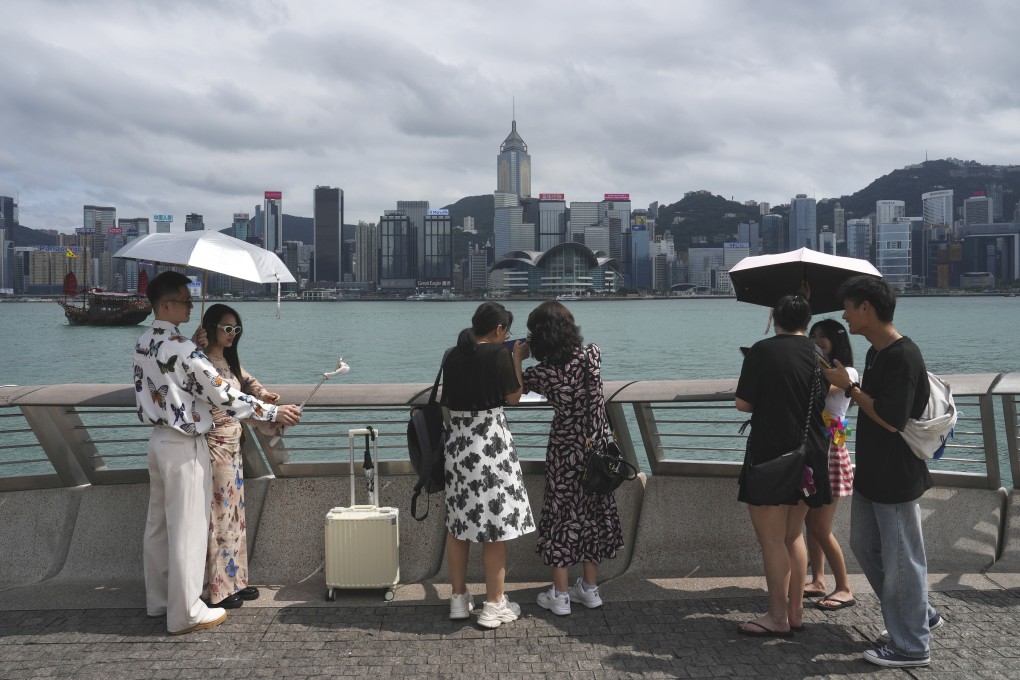 Hong Kong’s General Chamber of Commerce has said the city can push ahead with efforts to have the duty-free shopping allowance raised for mainland Chinese visitors. Photo: Elson Li