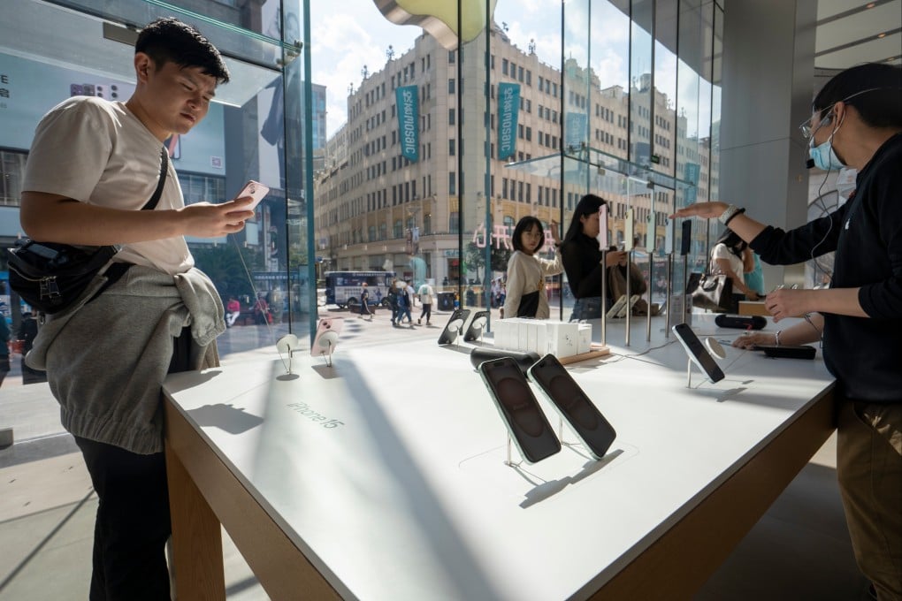 In the March quarter, the iPhone’s share of the mainland smartphone market shrank to 15.7 per cent, down from 20.2 per cent a year earlier, amid stiff domestic competition. Photo: Shutterstock