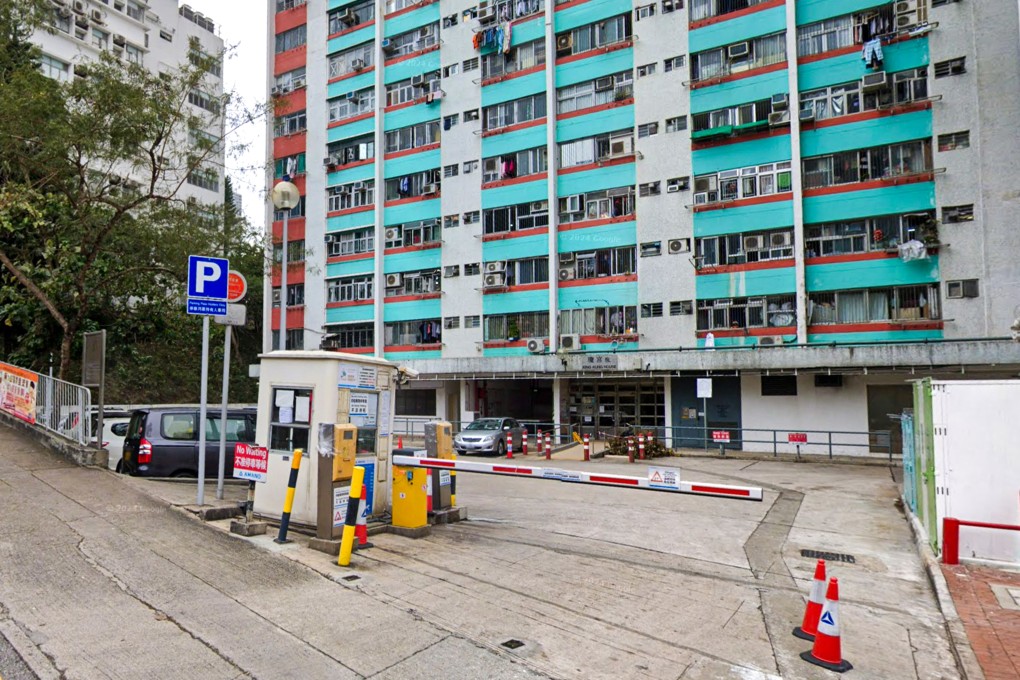 The 51-year-old victim was targeted when he left his vehicle at a car park outside King Kung House at Choi Wan (II) Estate. Photo: Google Maps