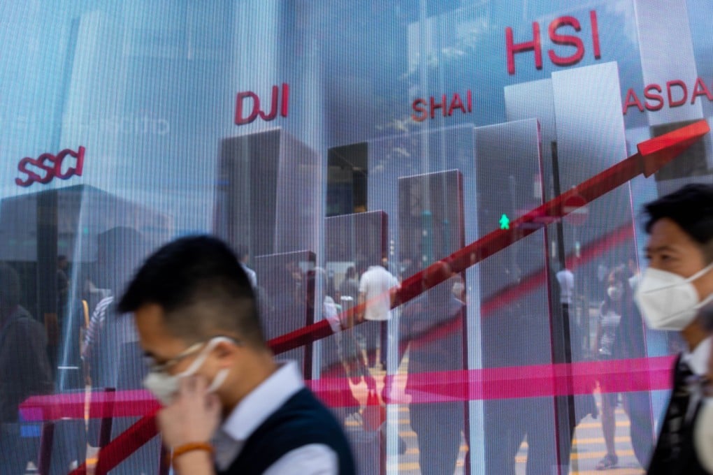 An electronic screen displays an illustrative chart in Hong Kong, China. Photo: Bloomberg