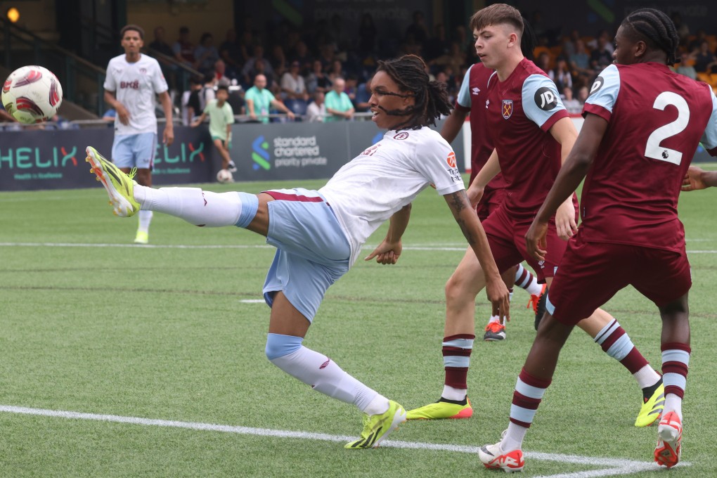 Aston Villa’s Rico Richards controls the ball, watched by West Ham defenders at Hong Kong Football Club. Photo: Yik Yeung-man