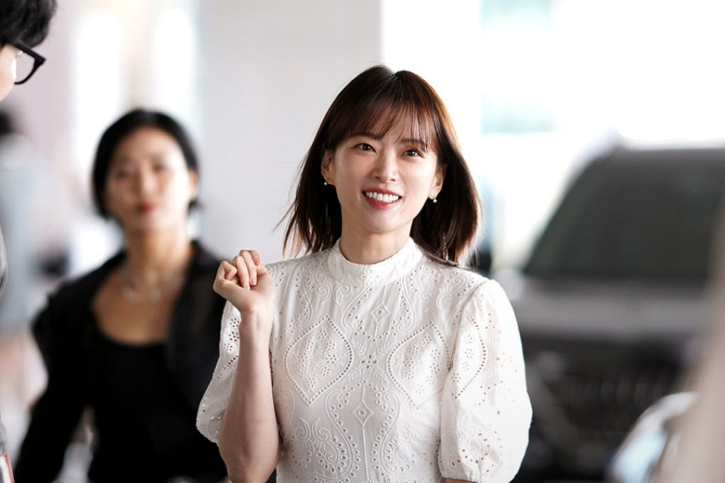 Chun Woo-hee in a still from The Atypical Family, in which she plays Do Da-hee, who befriends a family with superpowers led by Bok Gwi-ju (Jang Ki-yong).