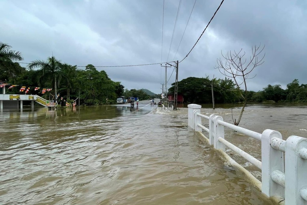 Flash floods, mudslides and falling trees have killed at least 14 people in Sri Lanka. Photo: X@SriLankaTweet