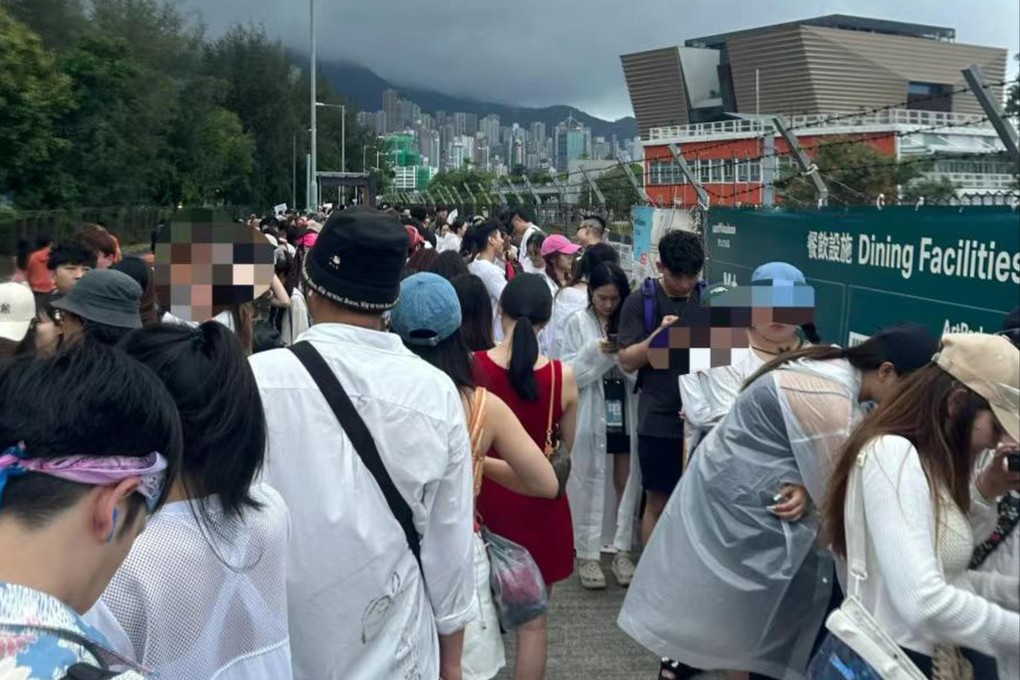 Queue chaos outside the Waterbomb Hong Kong music festival in West Kowloon. Organisers blamed damage caused by stormy weather over the weekend. Photo: Xiaohongshu
