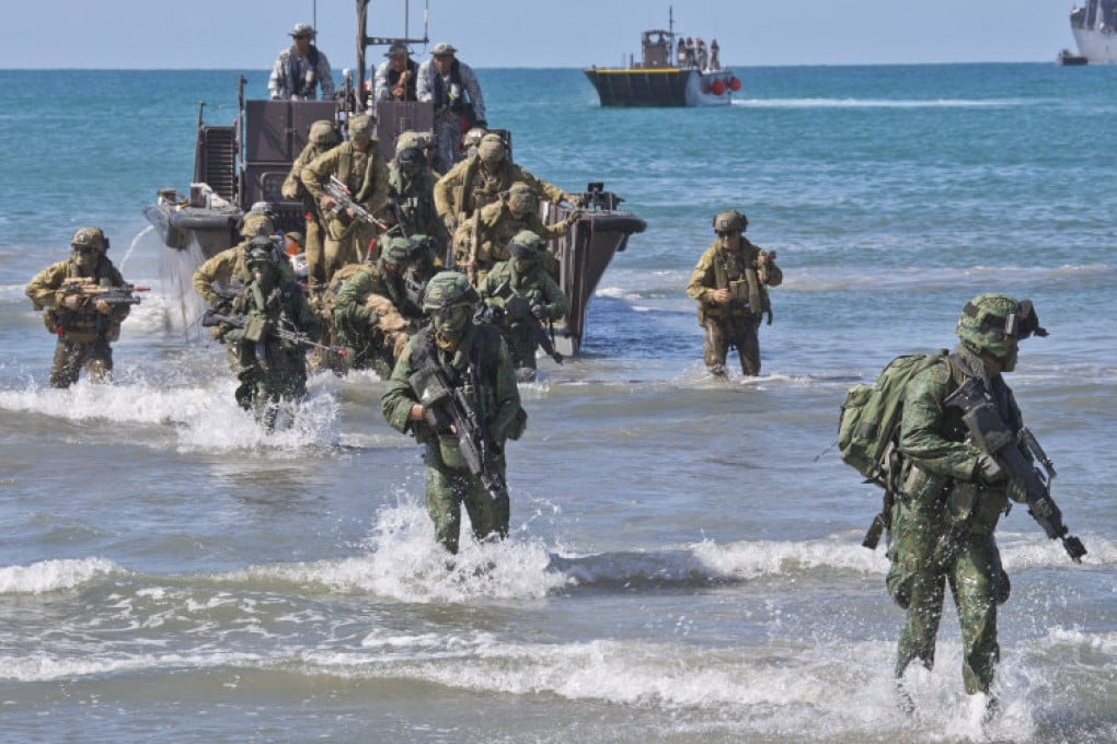 Australian Army soldiers and Singapore Army soldiers take part in a training exercise in November 2014. On Tuesday, Australia’s military said it would recruit foreigners to help boost troop numbers. Photo: Australian Department of Defence/File