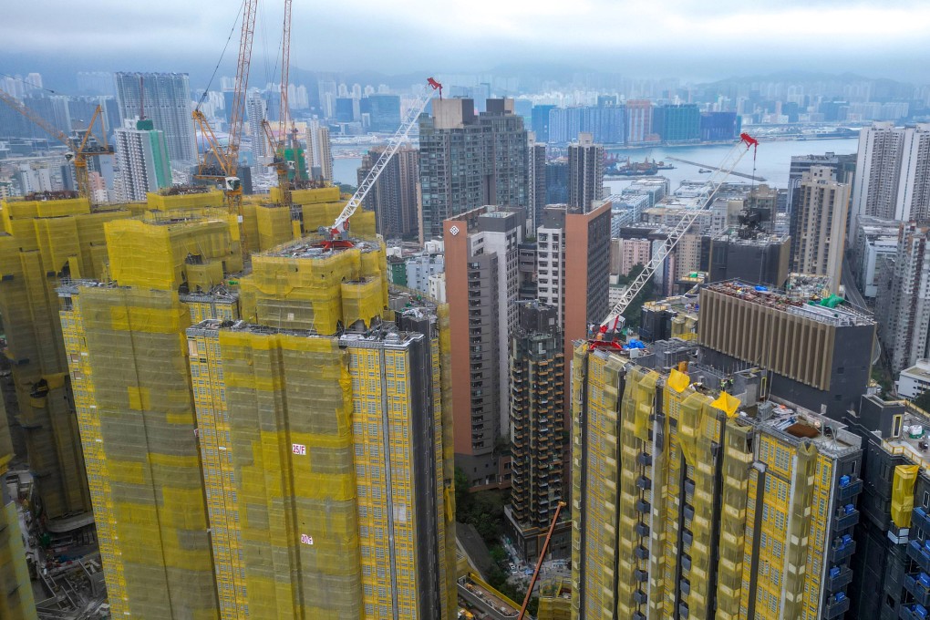 Sales of residential units plummeted 35.1 per cent to 5,546 in May, but were up by 38.54 per cent from a year earlier. Photo: May Tse